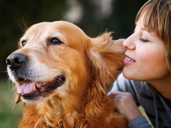 Cómo actuar ante un golpe de calor 3 mujer perro
